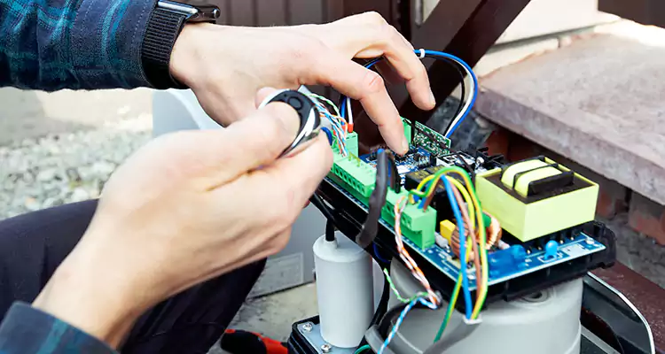 Automatic Driveway Gate Repair in Wekiwa Springs, FL