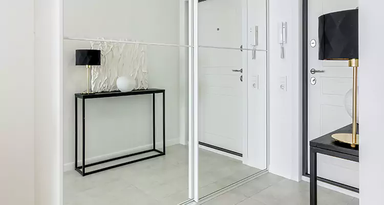 Mirrored Bifold Closet Doors Repair in Wekiwa Springs, FL