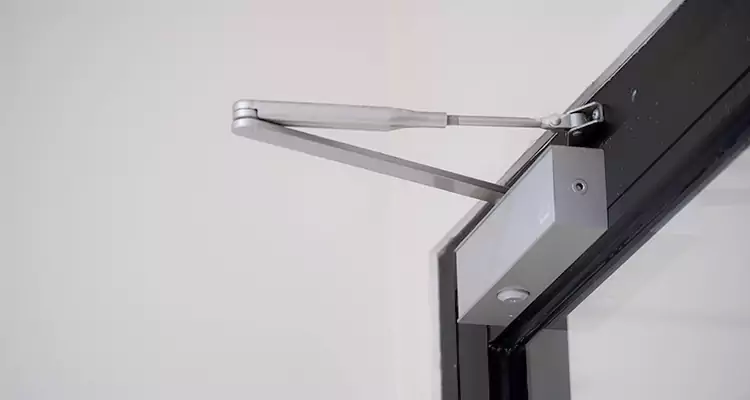 Screen Door Closer Repair in Wekiwa Springs, FL