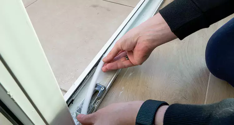 Garage Door Off Track Repair in Wekiwa Springs, FL