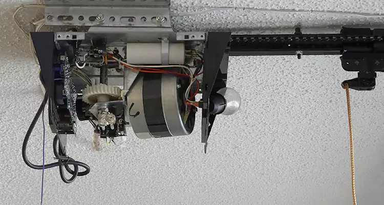Emergency Garage Door Opener Repair in Wekiwa Springs, FL
