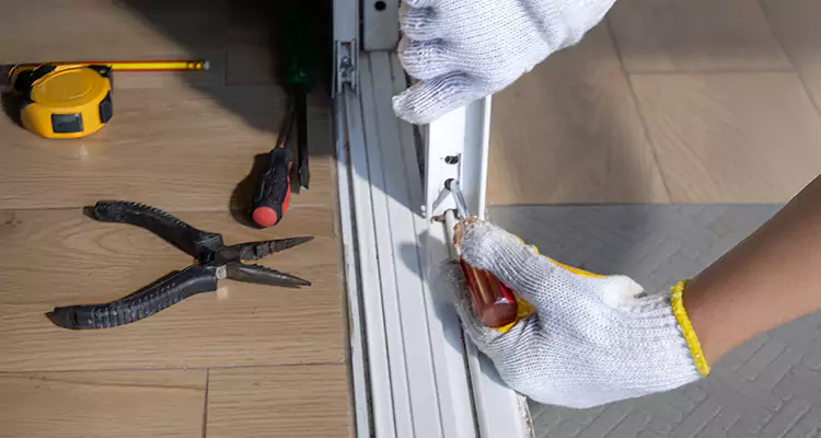 Screen Door Wheel Replacement in Wekiwa Springs, FL