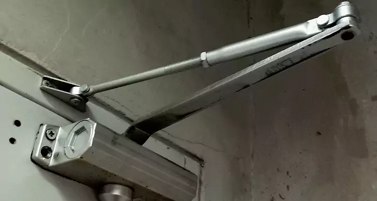 Door Closer Parallel Arm Installation in Wekiwa Springs, FL