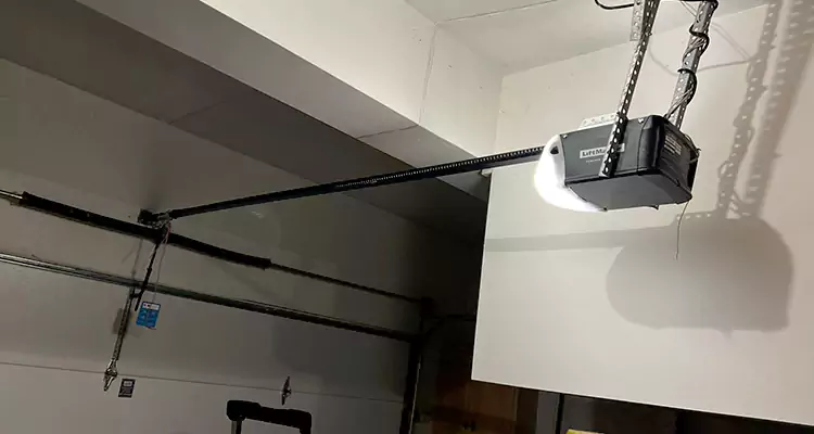 Linear Garage Door Opener Repair in Wekiwa Springs, FL