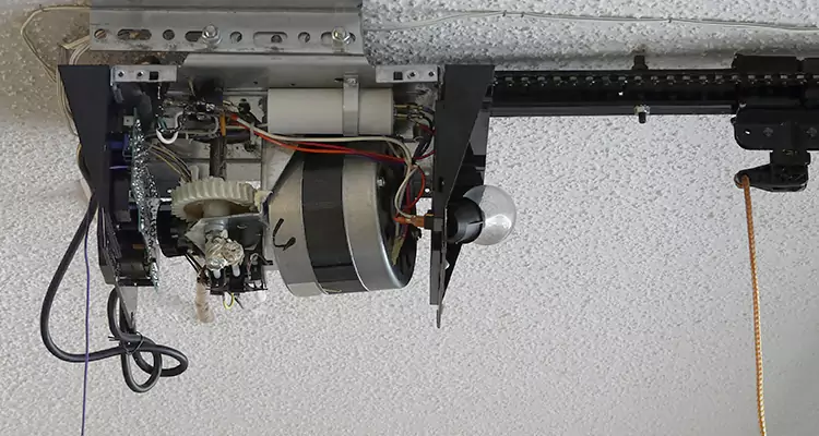 Garage Door Motor Replacement in Wekiwa Springs, FL