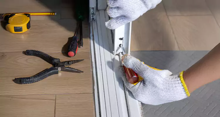 Closet Sliding Door Track Repair in Wekiwa Springs, FL