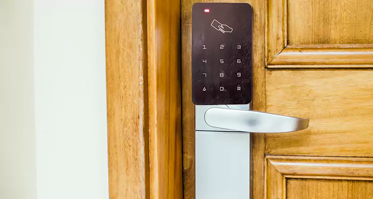 Keyless Hotel Door Locks Repair in Wekiwa Springs, FL