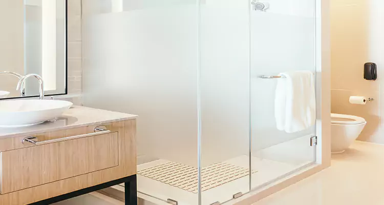 Expert Shower Door Fix and Repair in Wekiwa Springs, FL
