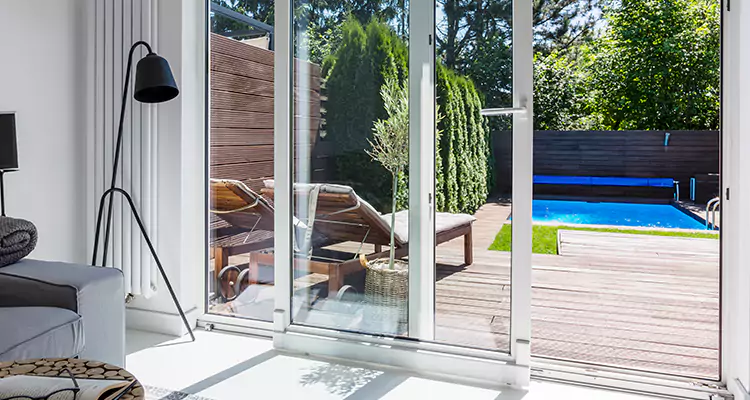 Fixing A Sliding Screen Door Roller in Wekiwa Springs, FL