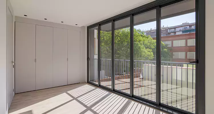 Fix Sliding Screen Door Track in Wekiwa Springs, FL