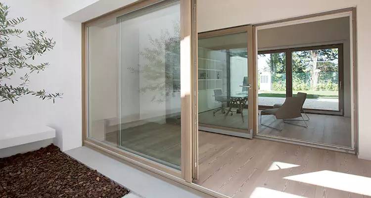 Sliding Screen Door Bottom Track Replacement in Wekiwa Springs, FL